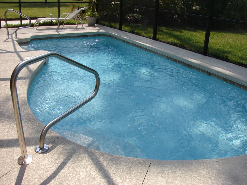 Weekly pool service